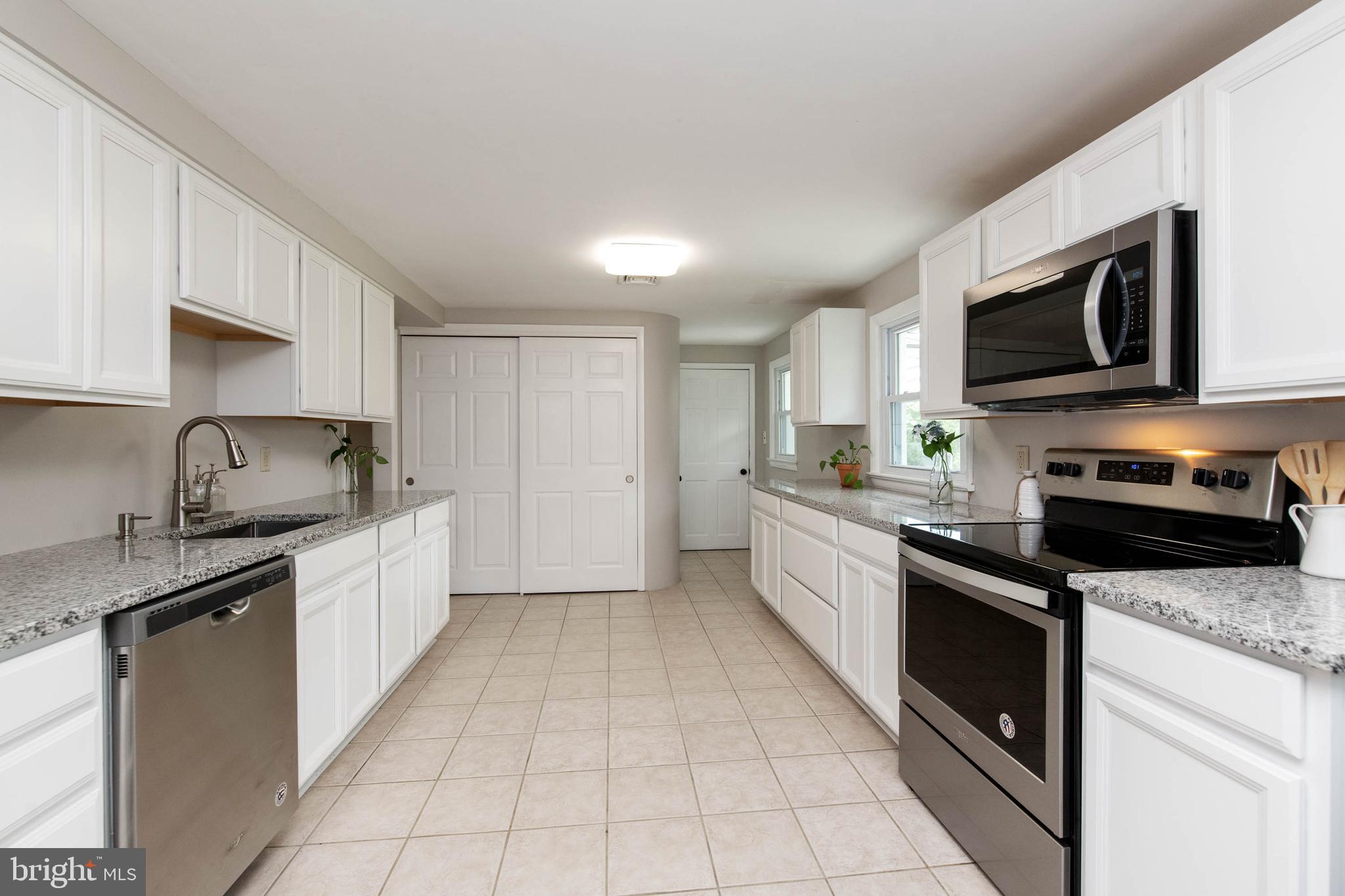 3618 Sweet Air Road Phoenix, MD 21131 - Photo 8 of 30 New Stainless Energy Efficient Appliances