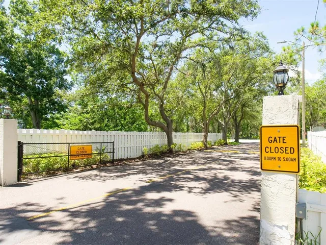 $179,900 | 8174 Terrace Garden Drive North, Unit 507, St. Petersburg, FL 33709