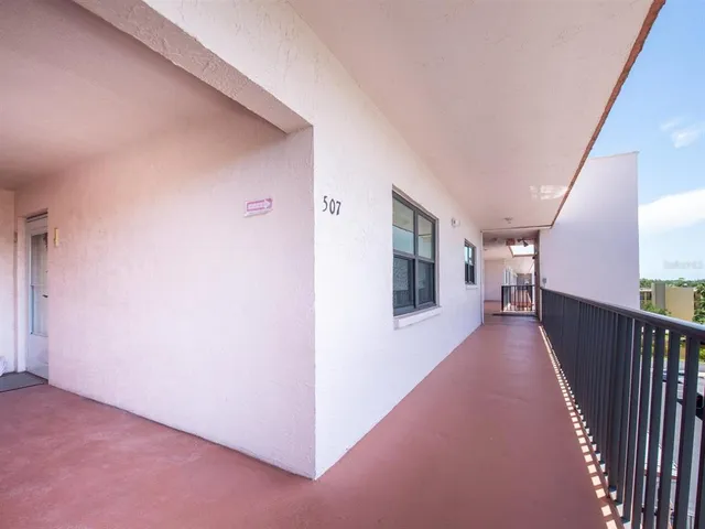 $179,900 | 8174 Terrace Garden Drive North, Unit 507, St. Petersburg, FL 33709