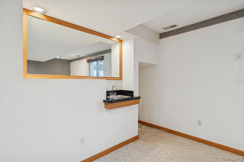 2058 Belsay Road Burton, MI 48519 - Photo 29 of 51 Gallery Image 29