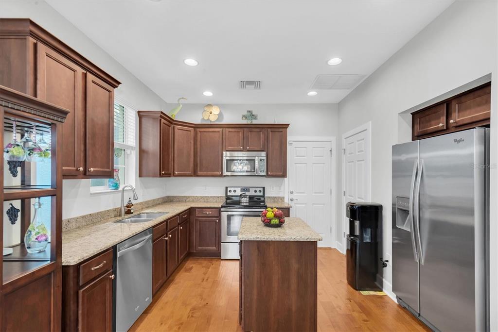 208 Cutlass Way Oldsmar, FL 34677 - Photo 14 of 47