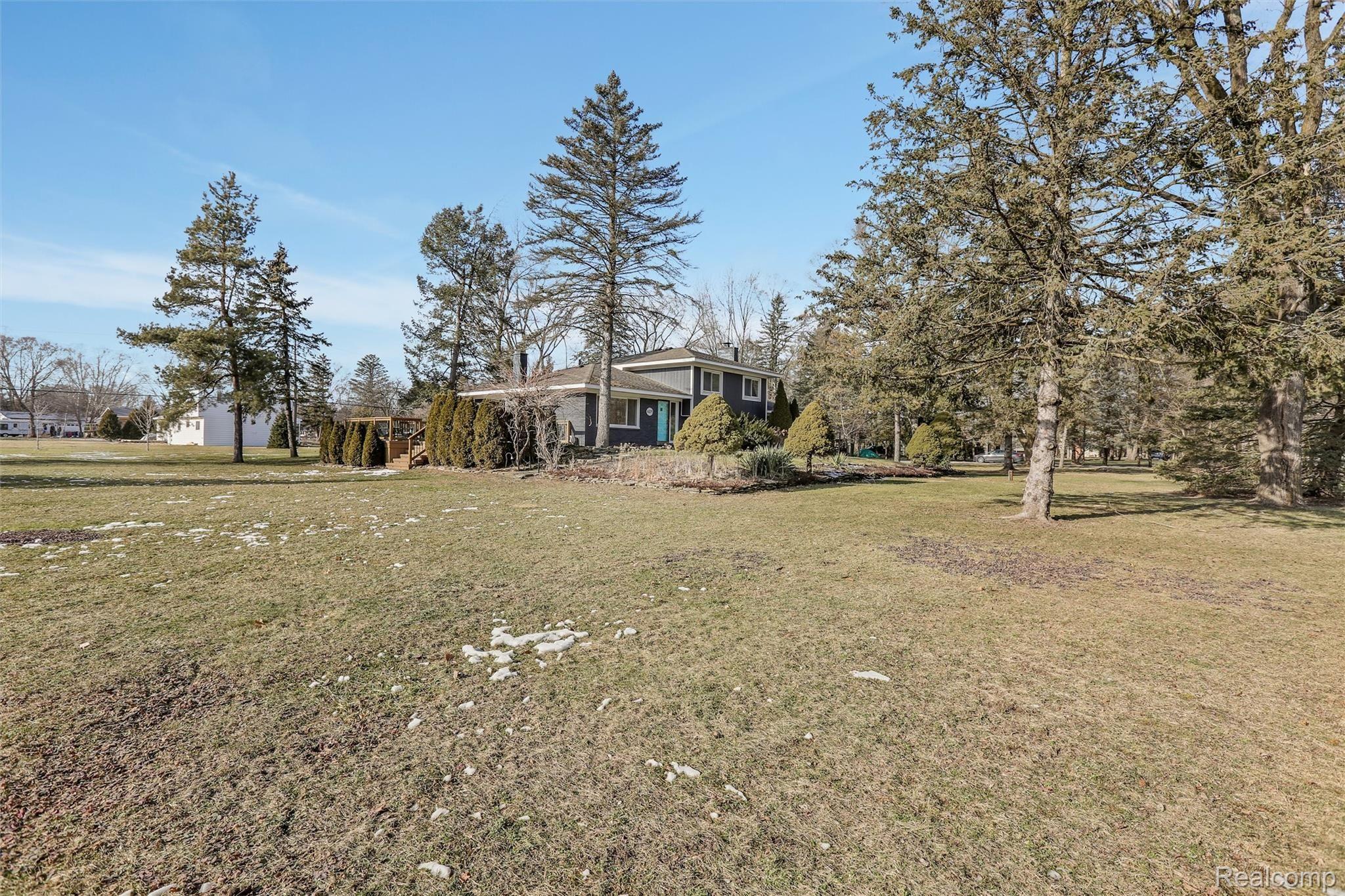 6375 Napier Road Plymouth, MI 48170 - Photo 48 of 54 38-6375 Napier Rd0036.jpg