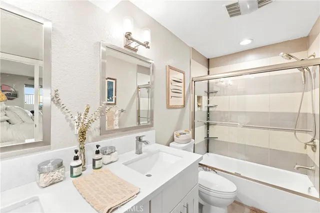 $725,000 | 2205 Pacific Avenue, Unit 101, Costa Mesa, CA 92627