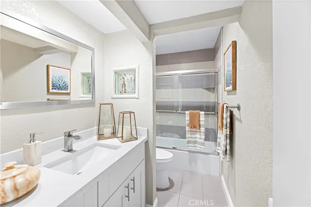 $725,000 | 2205 Pacific Avenue, Unit 101, Costa Mesa, CA 92627