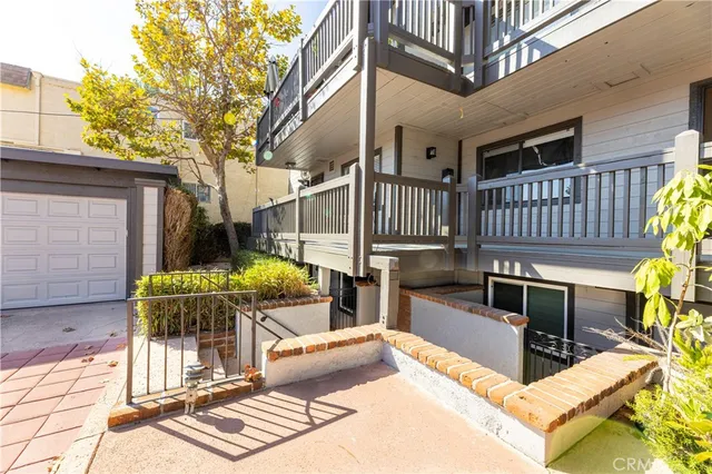 $725,000 | 2205 Pacific Avenue, Unit 101, Costa Mesa, CA 92627