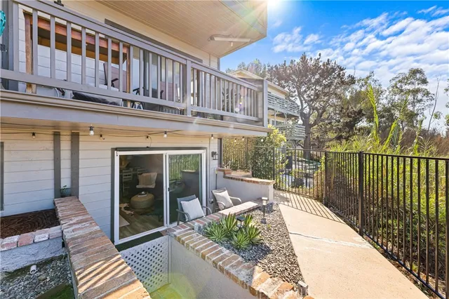 $725,000 | 2205 Pacific Avenue, Unit 101, Costa Mesa, CA 92627