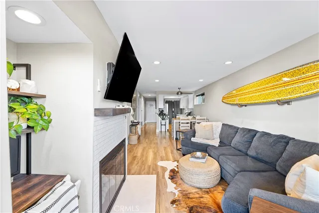 $725,000 | 2205 Pacific Avenue, Unit 101, Costa Mesa, CA 92627