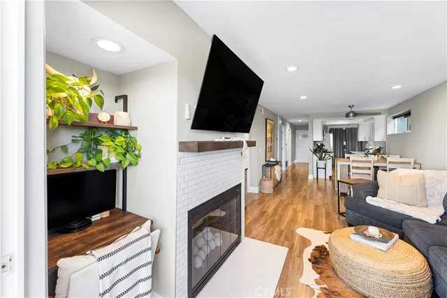 $725,000 | 2205 Pacific Avenue, Unit 101, Costa Mesa, CA 92627