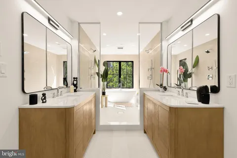 $1,539,000 | 1205 10th Street Northwest, Unit 2, Washington, DC 20001