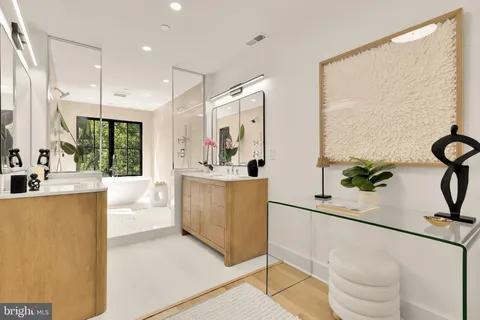 $1,539,000 | 1205 10th Street Northwest, Unit 2, Washington, DC 20001