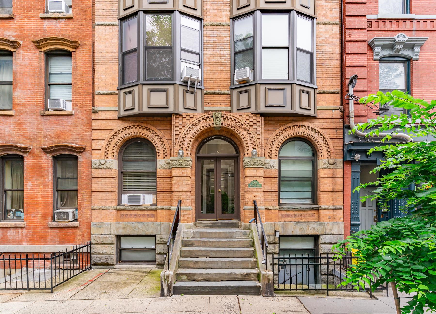 294 BARROW St Unit 6