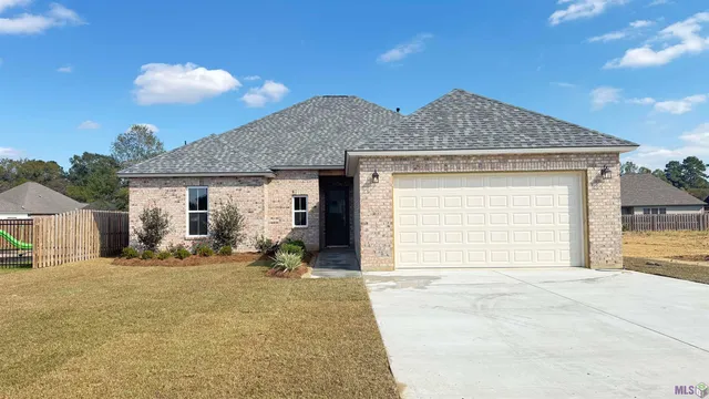 $329,800 | 33978 Highlandia Drive, Denham Springs, LA 70706