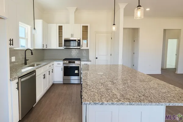 $319,800 | 33978 Highlandia Drive, Denham Springs, LA 70706