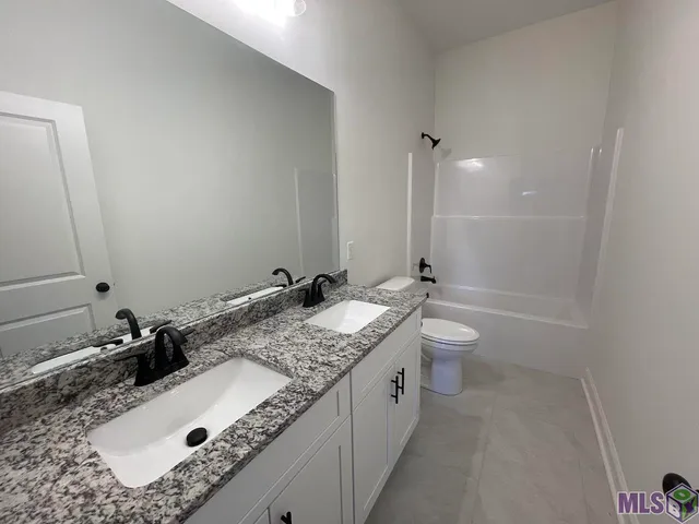 $329,800 | 33978 Highlandia Drive, Denham Springs, LA 70706