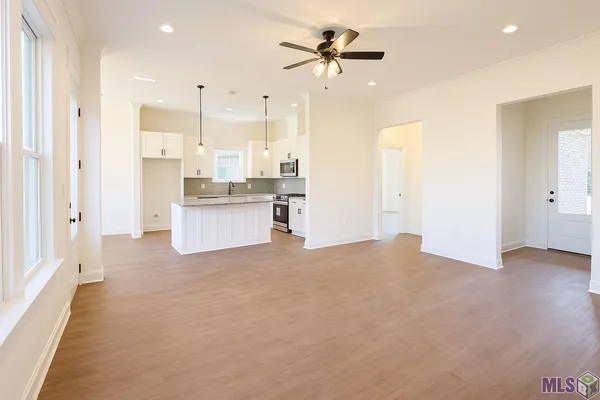 $319,800 | 33978 Highlandia Drive, Denham Springs, LA 70706