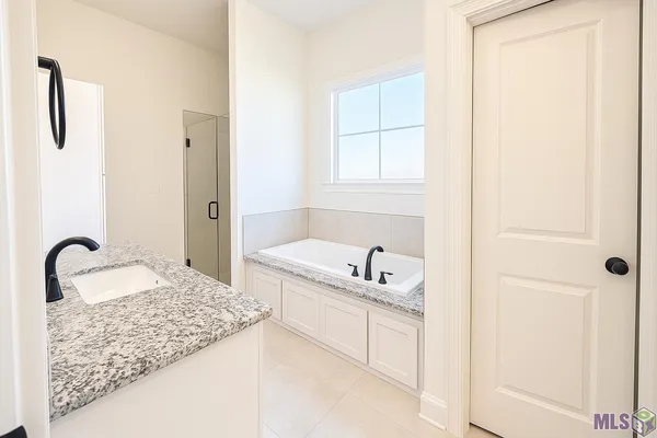 $319,800 | 33978 Highlandia Drive, Denham Springs, LA 70706