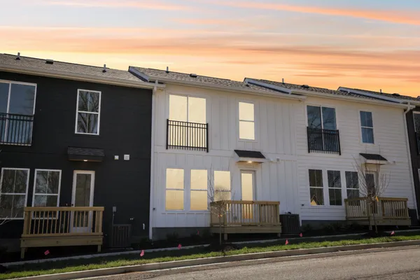 $2,450 | 908 Anderson Lane, Unit 6, Madison, TN 37115