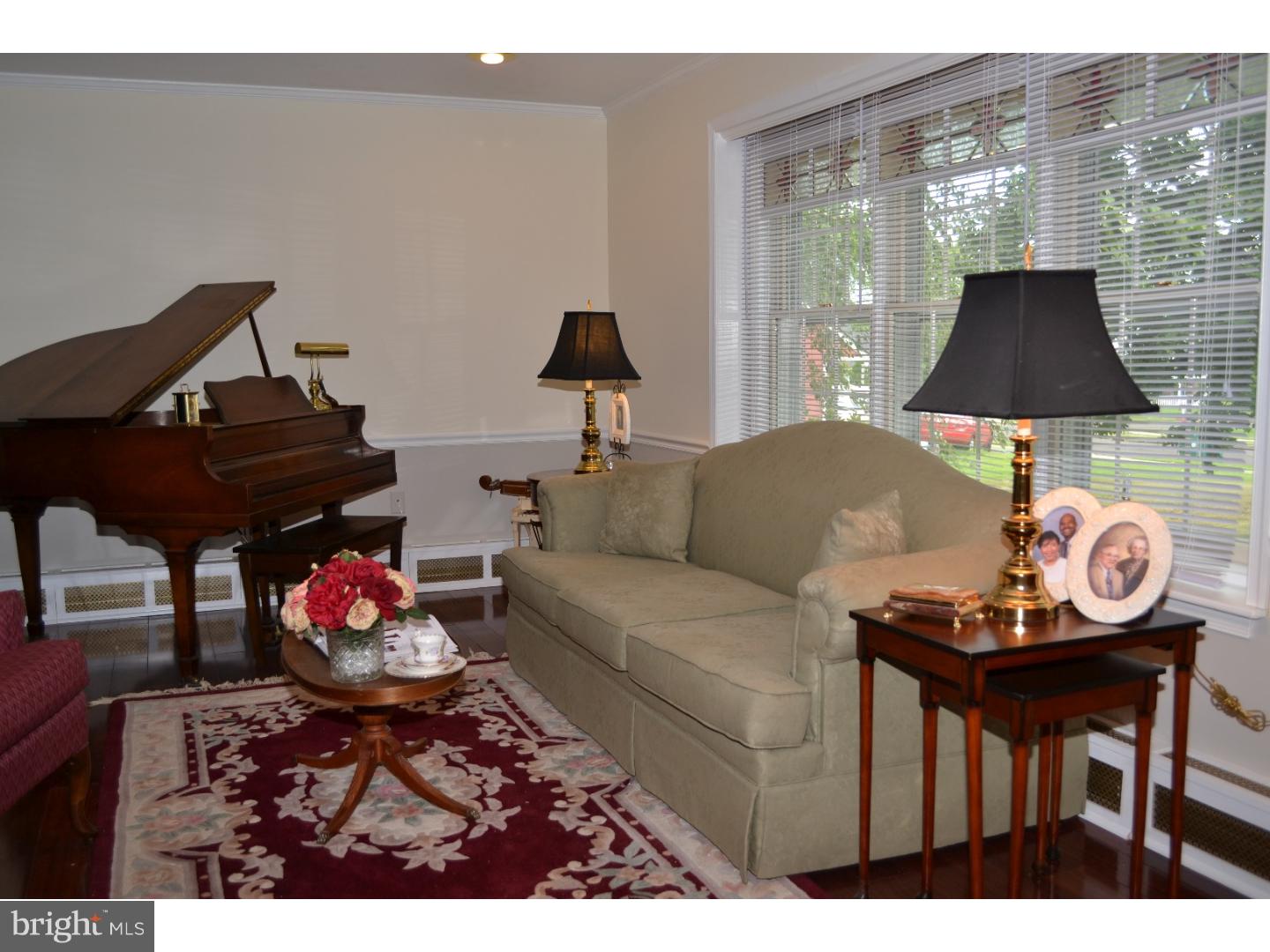 103 Fox Hollow Road Dublin, PA 18917 - Photo 2 of 25 Living Room