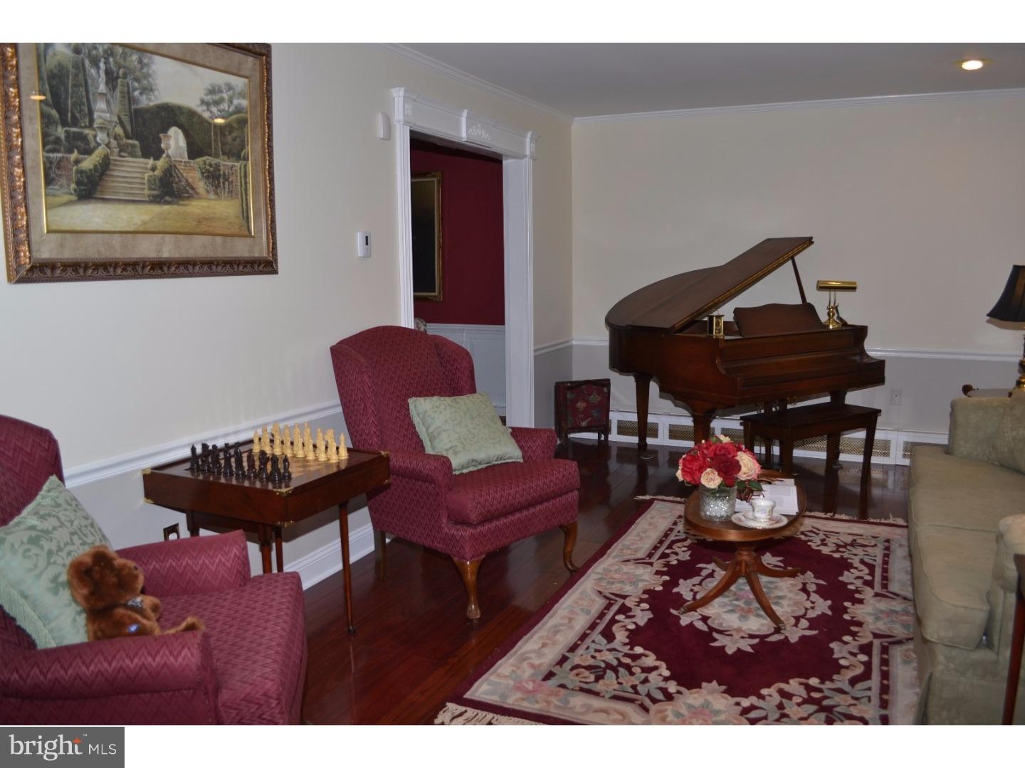 103 Fox Hollow Road Dublin, PA 18917 - Photo 3 of 25 Living Room