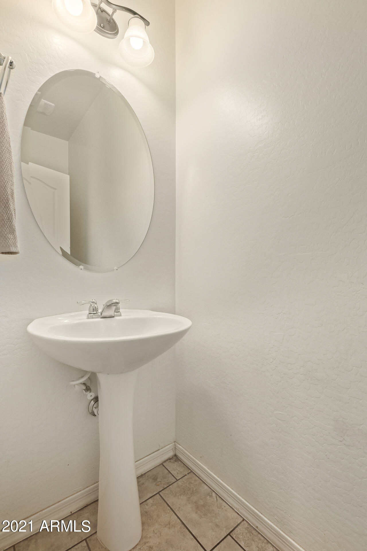 4285 East Pony Lane Gilbert, AZ 85295 - Photo 8 of 17 13 - Pony