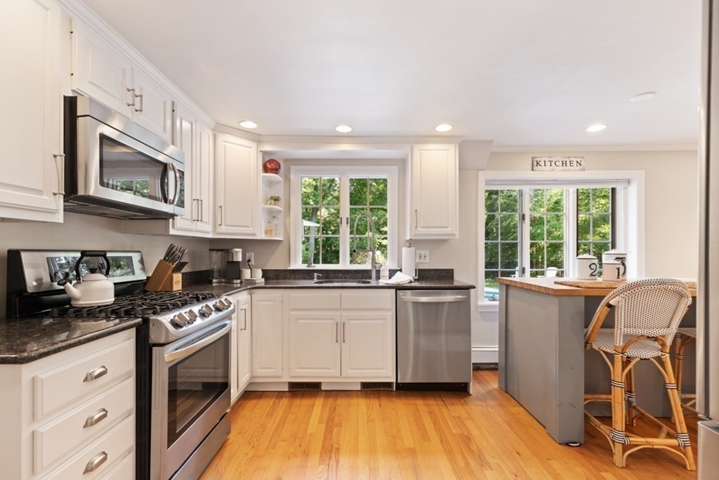 14 Dean Road Reading, MA 01867 - Photo 11 of 42 Gallery Image 11