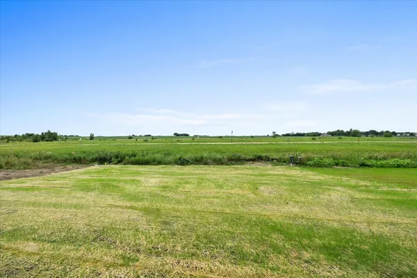 $379,900 | 427 Riverbend Drive, Genoa, IL 60135