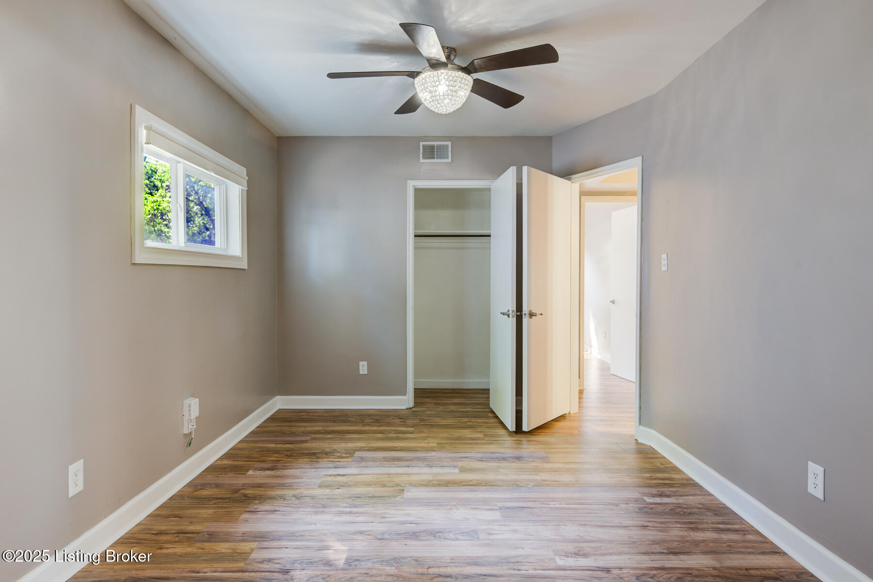 2629 Alanmede Road Louisville, KY 40205 - Photo 16 of 32 Bedroom