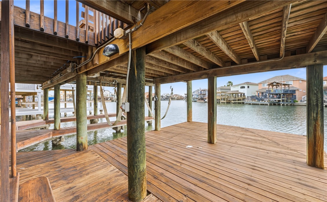 15330 Key Largo Court Corpus Christi, TX 78418 - Photo 26 of 33 a view of a balcony with wooden floor