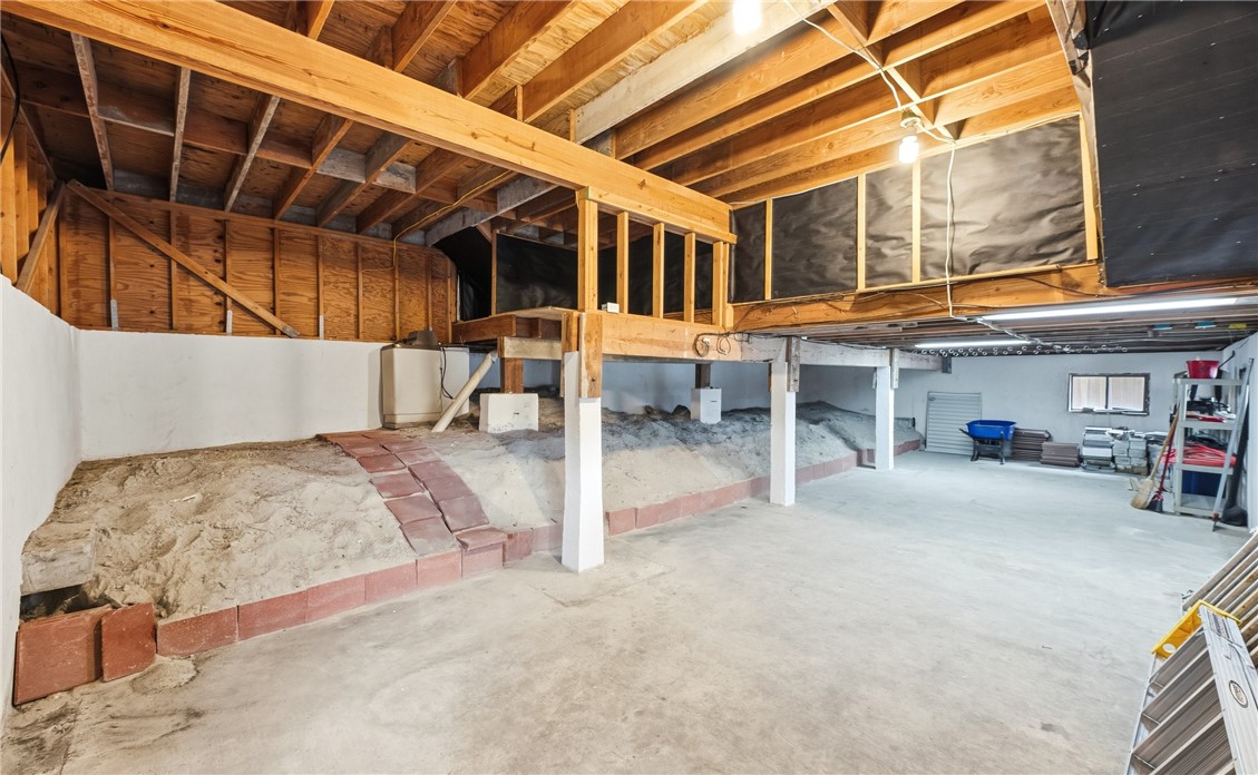 15330 Key Largo Court Corpus Christi, TX 78418 - Photo 27 of 33 a view of a building with a patio