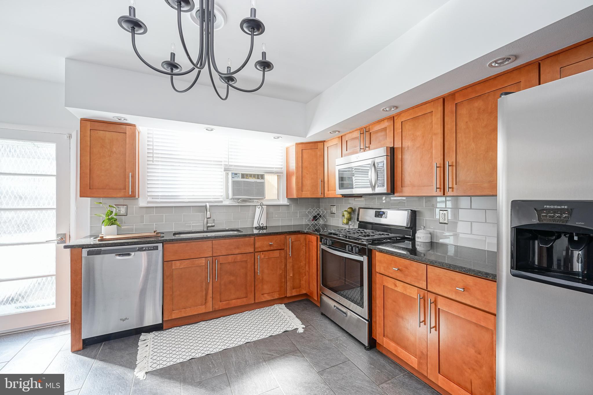 1106 Tree Street Philadelphia, PA 19148 - Photo 13 of 32 Gallery Image 13