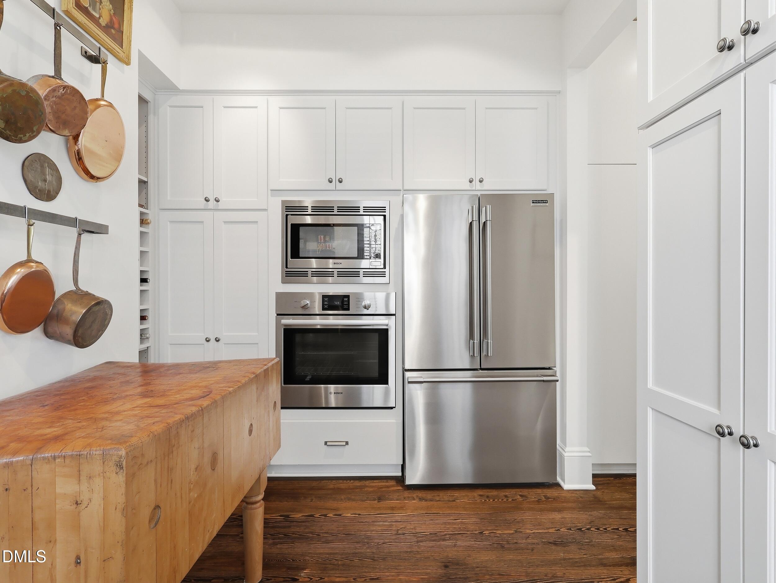 117 Hillcrest Road Raleigh, NC 27605 - Photo 18 of 80 46_img_6511