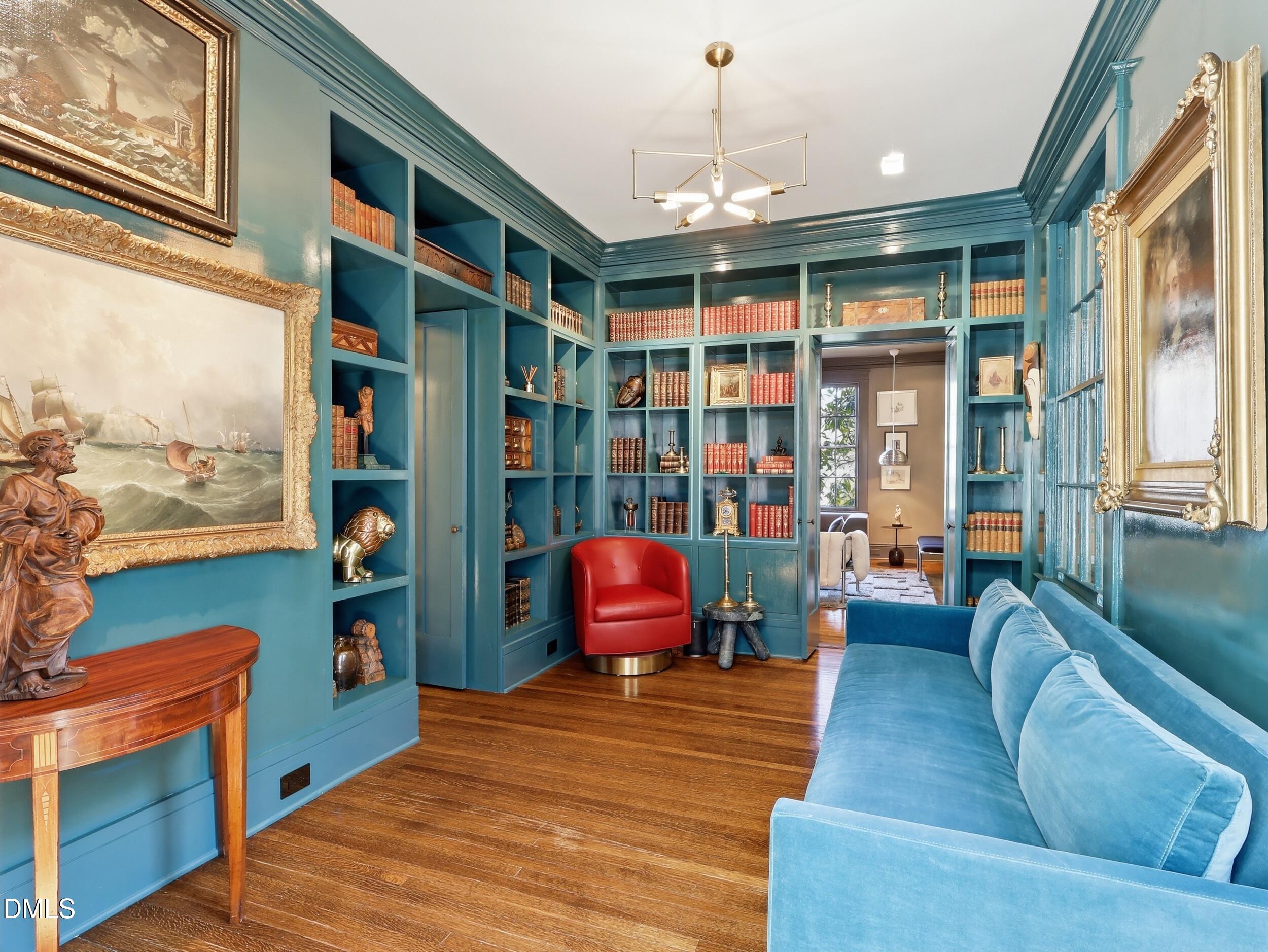 117 Hillcrest Road Raleigh, NC 27605 - Photo 27 of 80 a outdoor living space with furniture and a potted plant