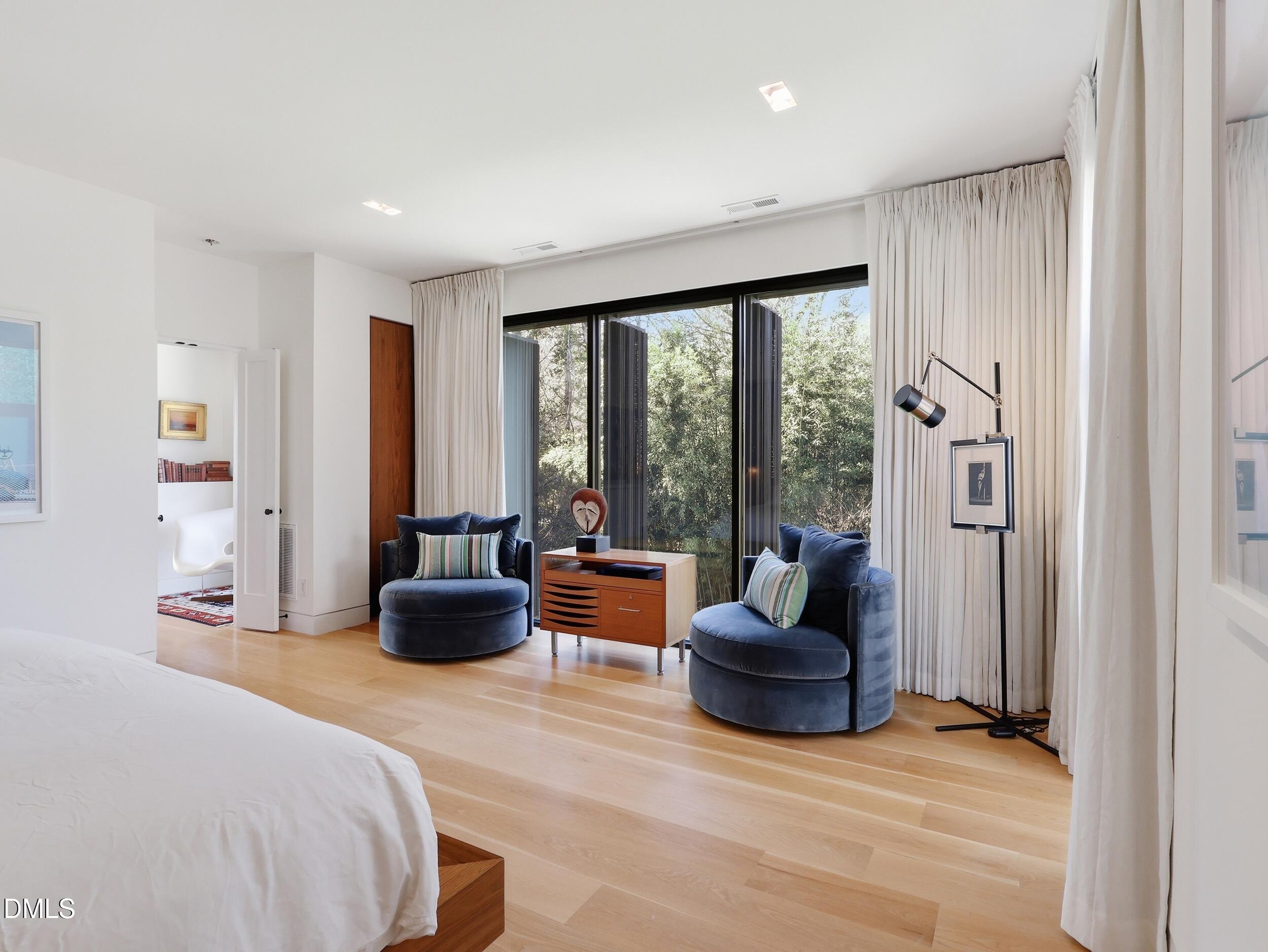 117 Hillcrest Road Raleigh, NC 27605 - Photo 37 of 80 37_img_6475