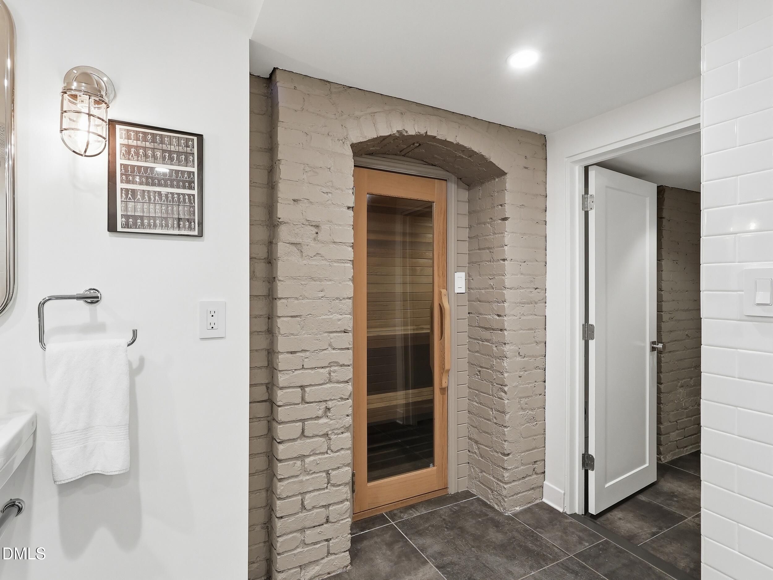 117 Hillcrest Road Raleigh, NC 27605 - Photo 66 of 80 23_img_6403