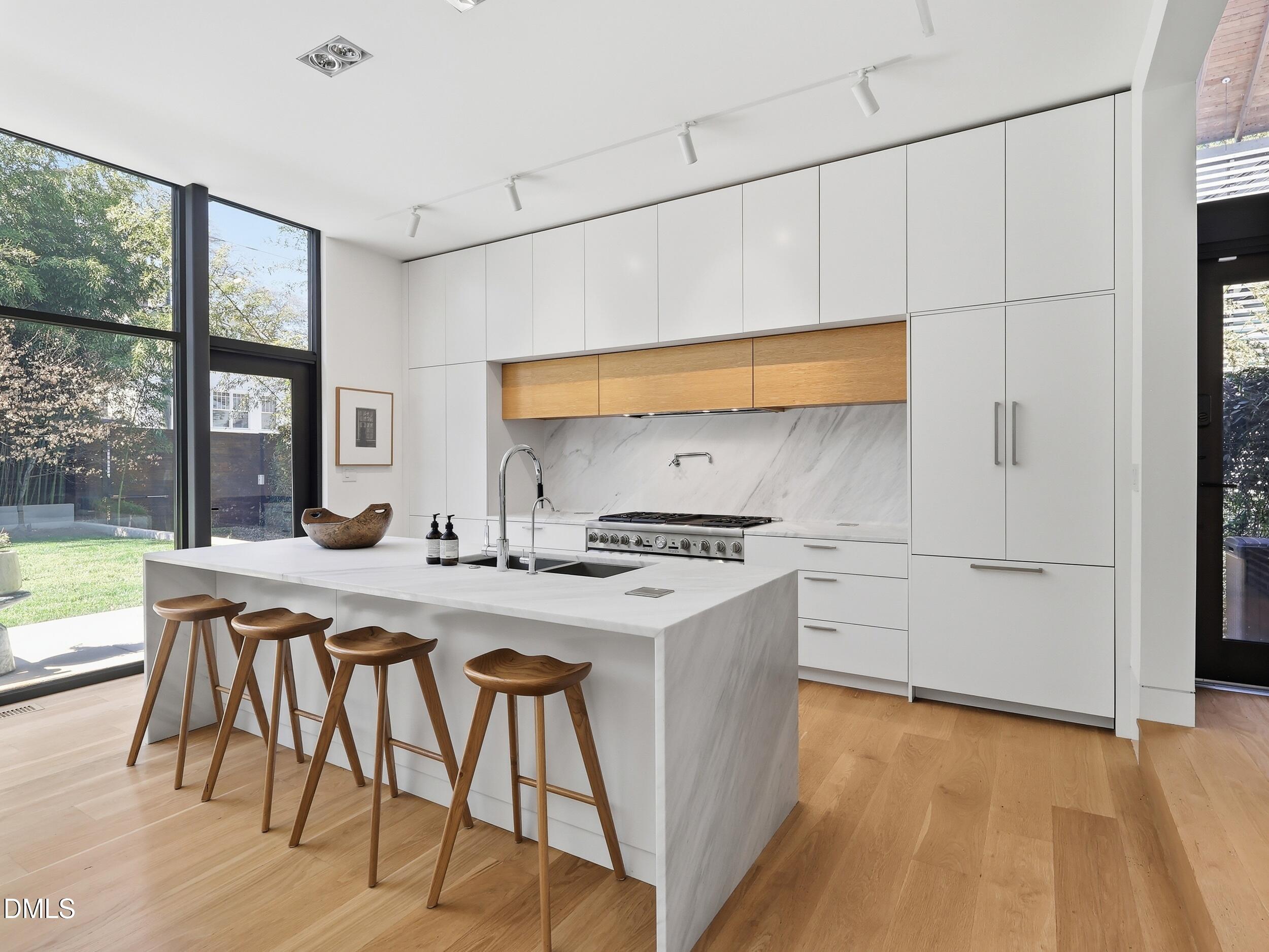 117 Hillcrest Road Raleigh, NC 27605 - Photo 10 of 80 48_img_6520