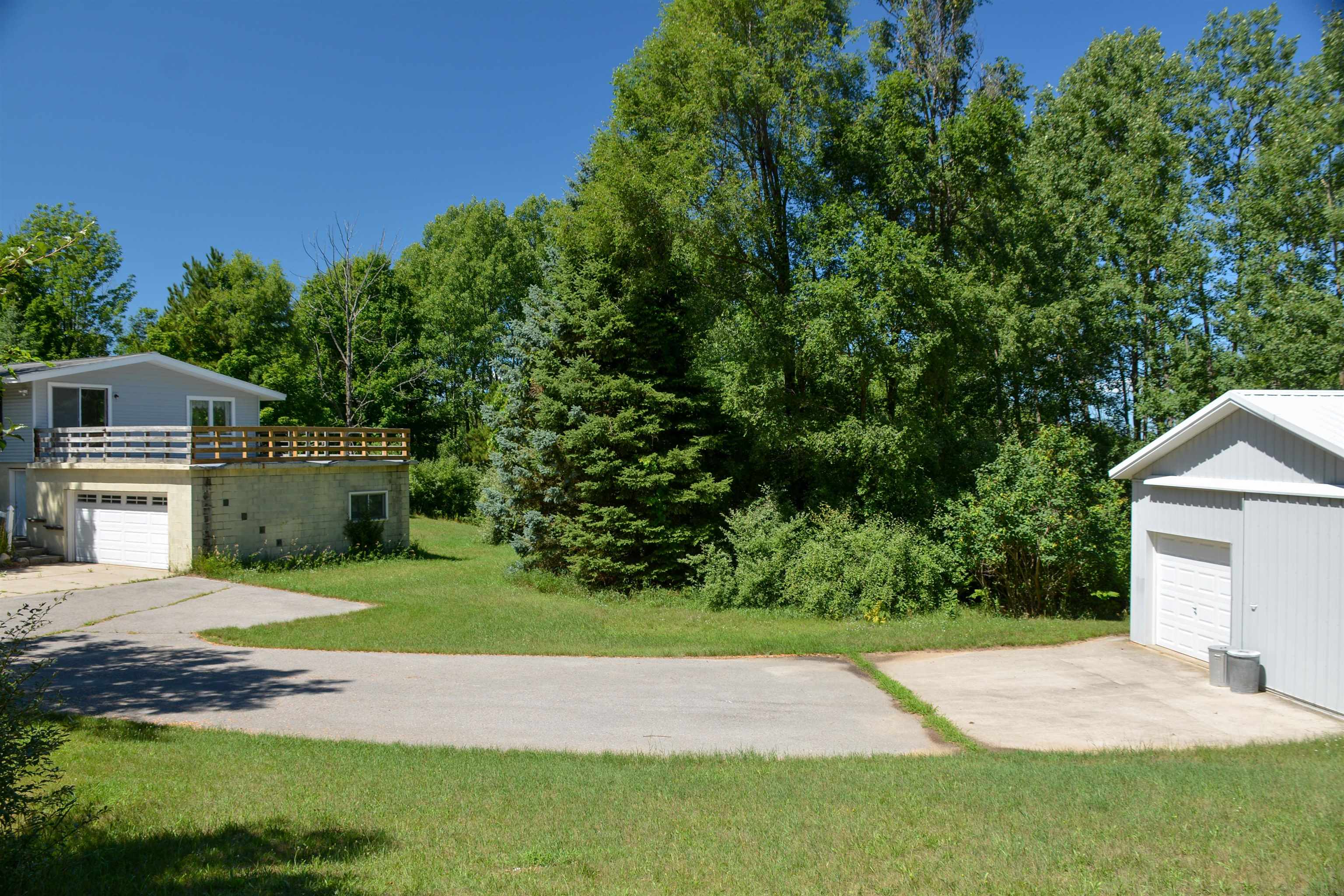 2914 Five Mile Road Traverse City, MI 49686 - Photo 14 of 45 1895566-13.JPG