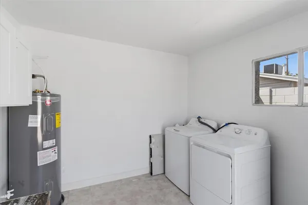 $2,100 | 6622 West Peck Drive, Glendale, AZ 85301