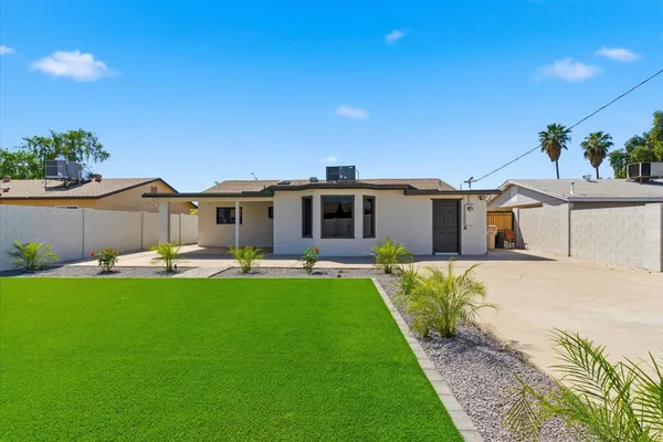 $2,100 | 6622 West Peck Drive, Glendale, AZ 85301