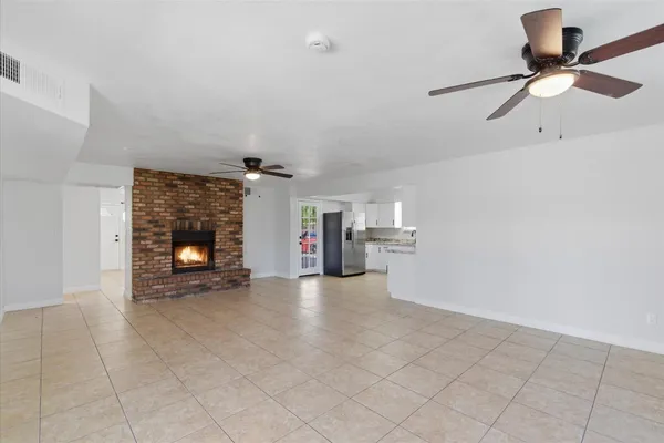 $2,100 | 6622 West Peck Drive, Glendale, AZ 85301