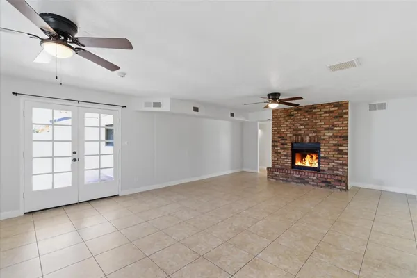 $2,100 | 6622 West Peck Drive, Glendale, AZ 85301