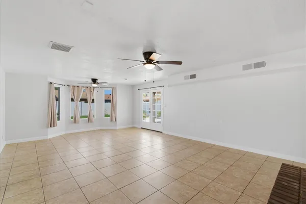 $2,100 | 6622 West Peck Drive, Glendale, AZ 85301