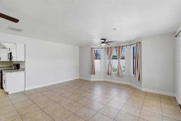 $2,100 | 6622 West Peck Drive, Glendale, AZ 85301