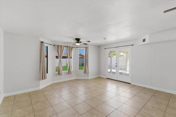 $2,100 | 6622 West Peck Drive, Glendale, AZ 85301