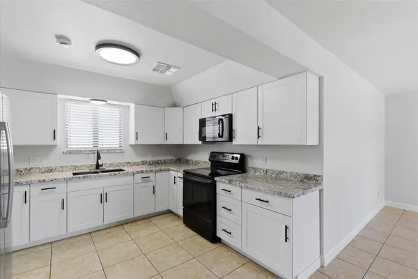 $2,100 | 6622 West Peck Drive, Glendale, AZ 85301