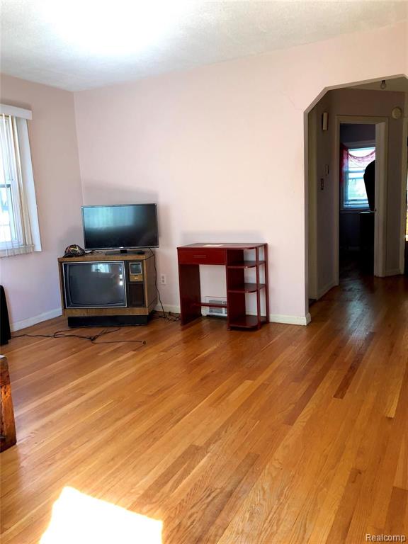 13248 Rosedale Street Southgate, MI 48195 - Photo 6 of 39