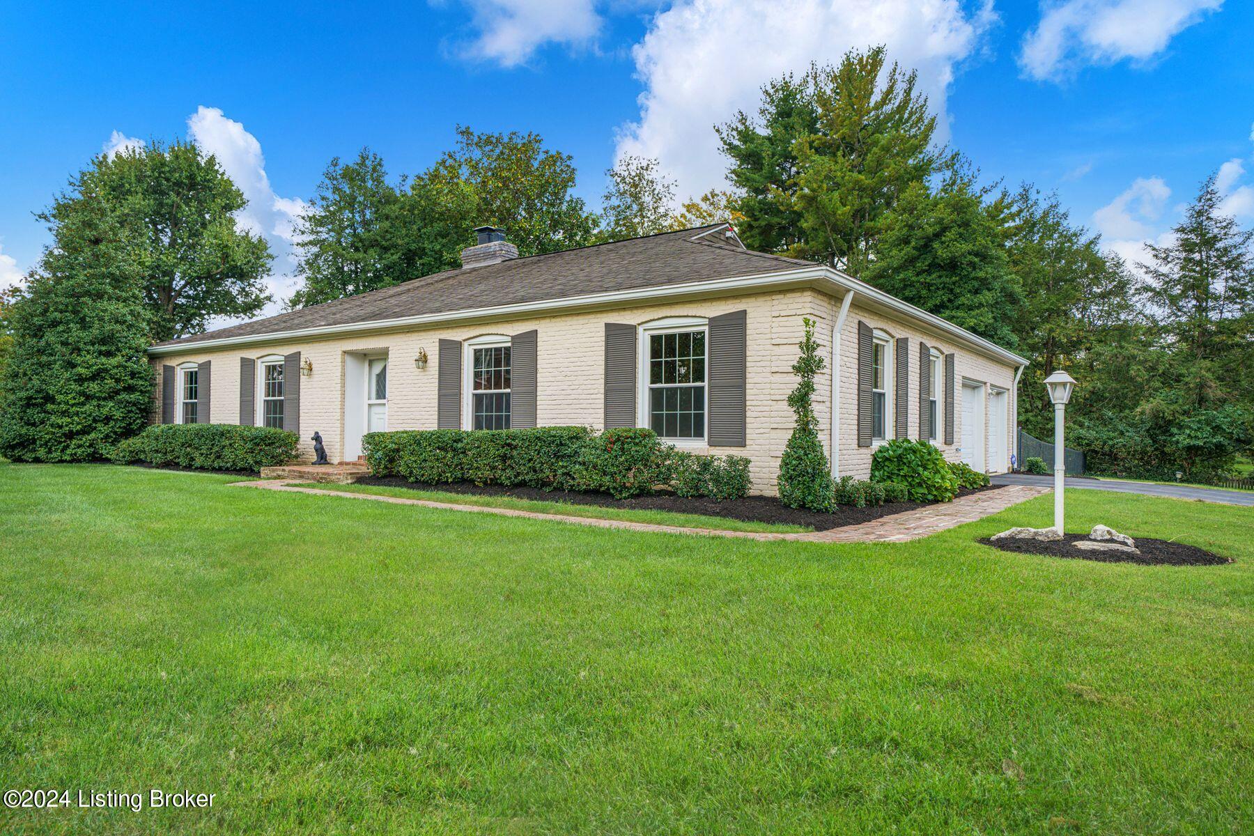 4704 Crofton Road Louisville, KY 40207 - Photo 2 of 49 Brick-wrapped Ranch
