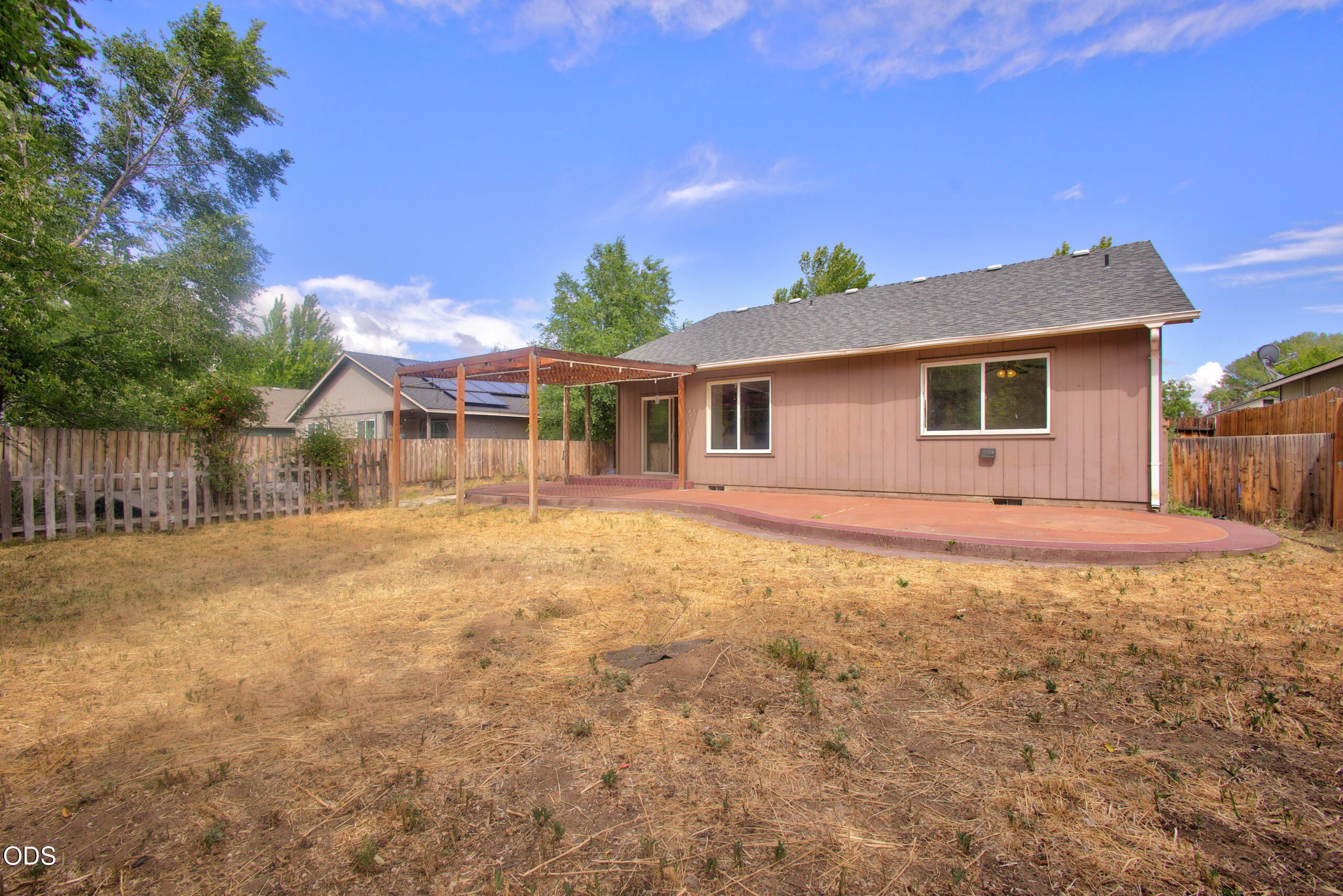 339 Southwest 29th Street Redmond, OR 97756 - Photo 27 of 34