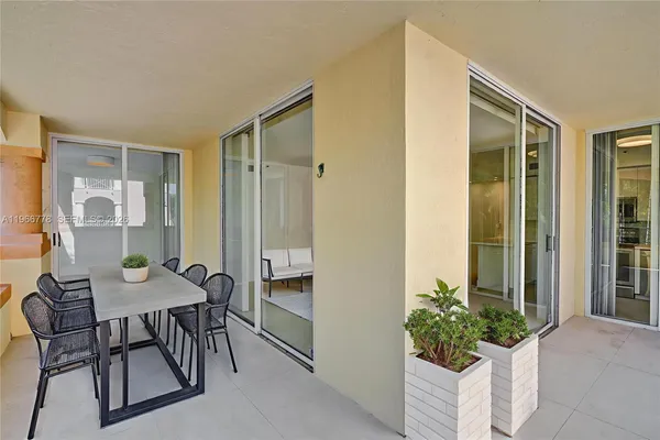 $3,700 | 1834 Brickell Avenue, Unit 31, Miami, FL 33129