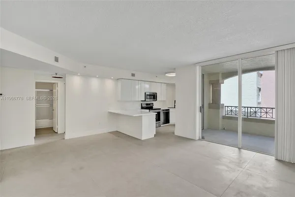 $3,700 | 1834 Brickell Avenue, Unit 31, Miami, FL 33129