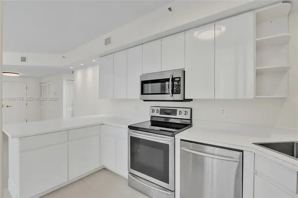 $3,700 | 1834 Brickell Avenue, Unit 31, Miami, FL 33129
